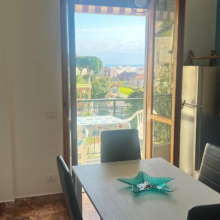 Apartment Aurora & Nicole Ideal Per Biker Con Terazza Vista Mare Parcheggio E Wi-Fi Gratuiti Pietra Ligure Bagian luar foto