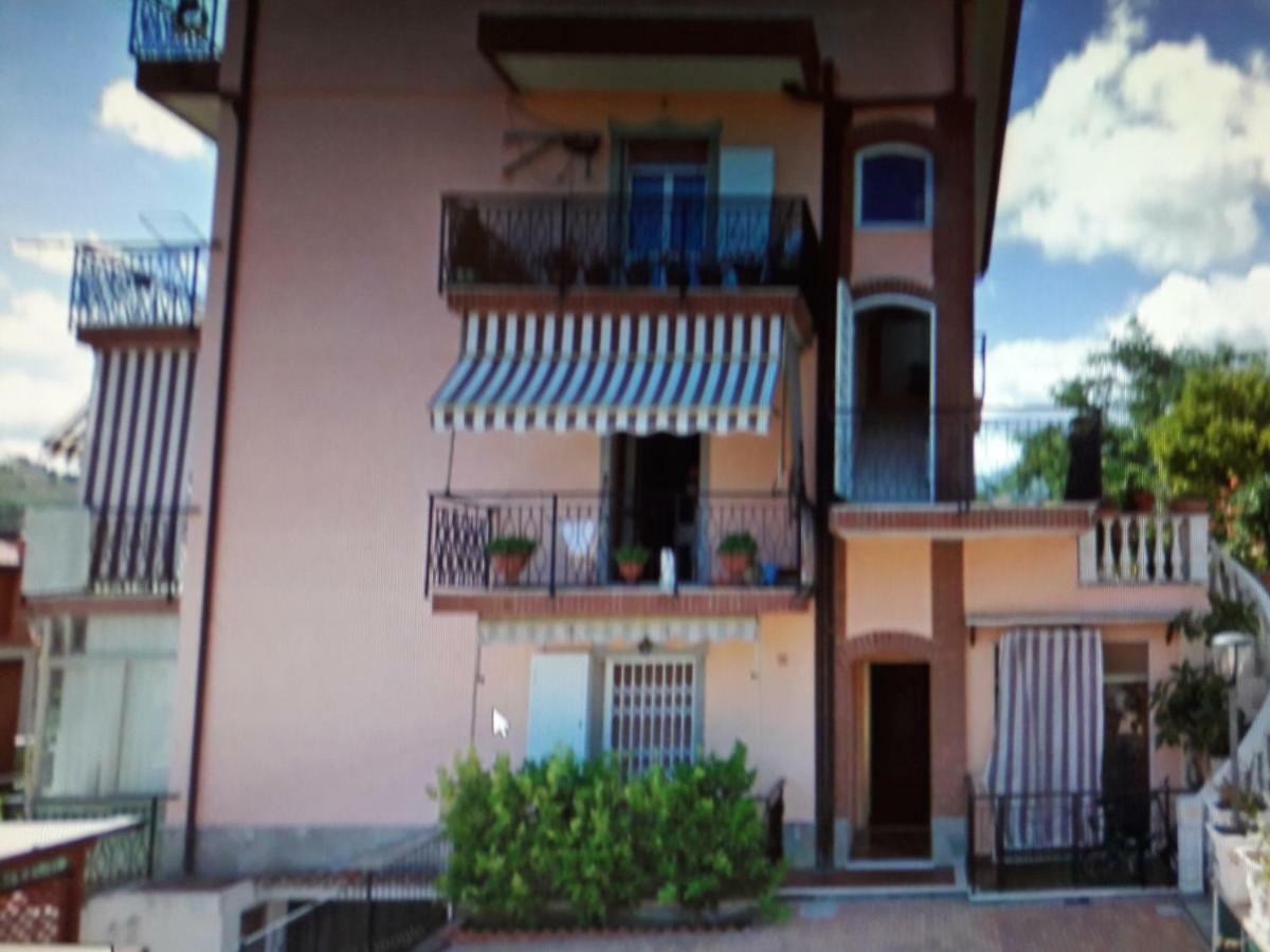 Apartment Aurora & Nicole Ideal Per Biker Con Terazza Vista Mare Parcheggio E Wi-Fi Gratuiti Pietra Ligure Bagian luar foto