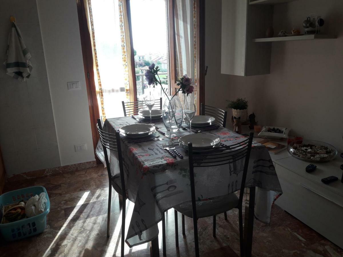 Apartment Aurora & Nicole Ideal Per Biker Con Terazza Vista Mare Parcheggio E Wi-Fi Gratuiti Pietra Ligure Bagian luar foto
