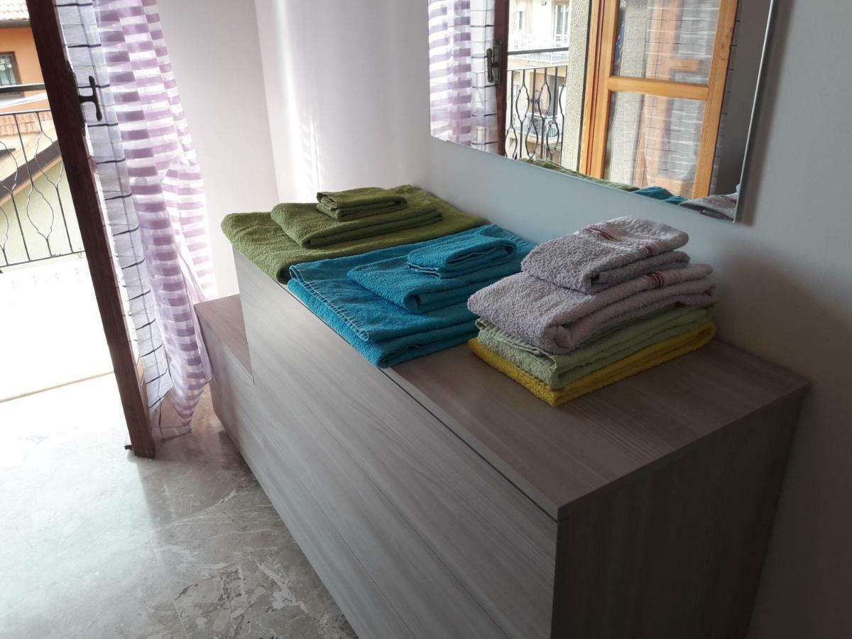 Apartment Aurora & Nicole Ideal Per Biker Con Terazza Vista Mare Parcheggio E Wi-Fi Gratuiti Pietra Ligure Bagian luar foto