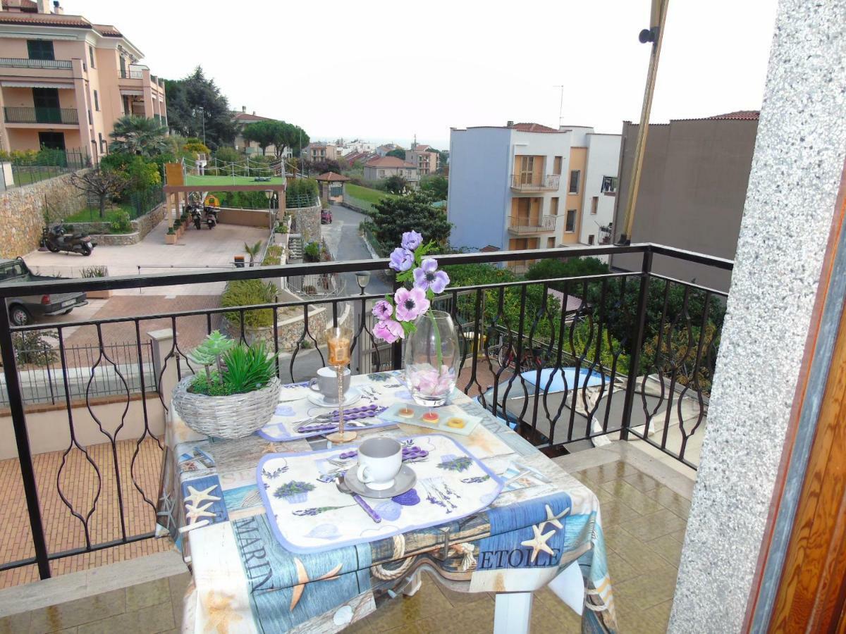 Apartment Aurora & Nicole Ideal Per Biker Con Terazza Vista Mare Parcheggio E Wi-Fi Gratuiti Pietra Ligure Bagian luar foto